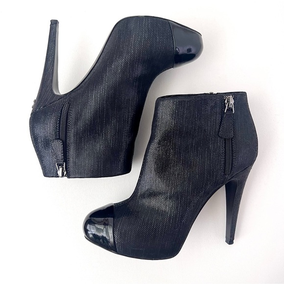 CHANEL | Cap Toe Black Leather Metallic Booties Interlocking CC Logo High Heel - Picture 5 of 13